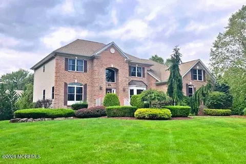 9 Woodmere Rd, Monroe, NJ 08831