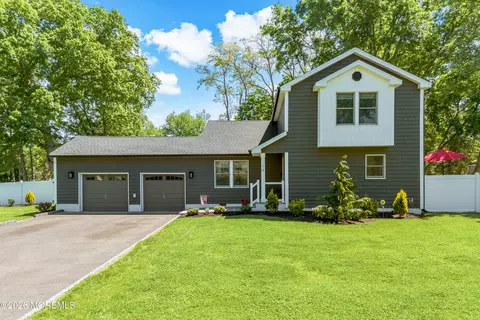 19 Acker Dr, Middletown, NJ 07748 photo 3