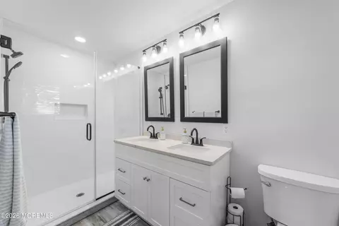 19 Acker Dr, Middletown, NJ 07748 photo 14