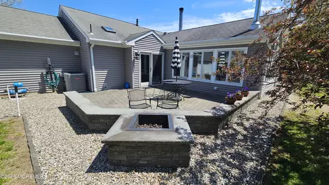 Exterior - 32 Aldgate Dr, Brick, NJ 08724 photo 4 of 10
