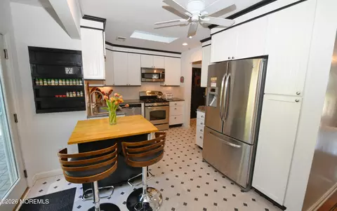 Kitchen - 32 Aldgate Dr, Brick, NJ 08724 photo 2 of 2