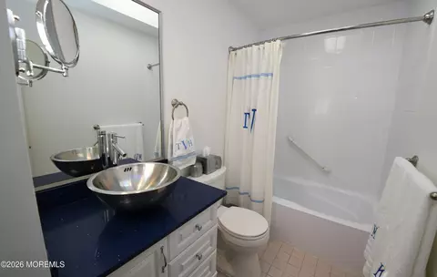 Bath - 32 Aldgate Dr, Brick, NJ 08724 photo 2 of 2
