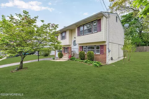 586 Pennsylvania Ave, Brick, NJ 08724