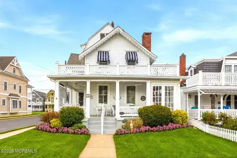 15 Bath Ave, Ocean Grove, NJ 07756