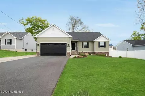 503 Lighthouse Dr, Manahawkin, NJ 08050