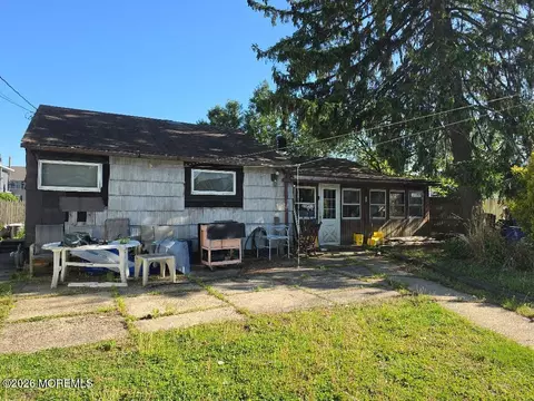 915 Woodland Ave, West Belmar, NJ 07719