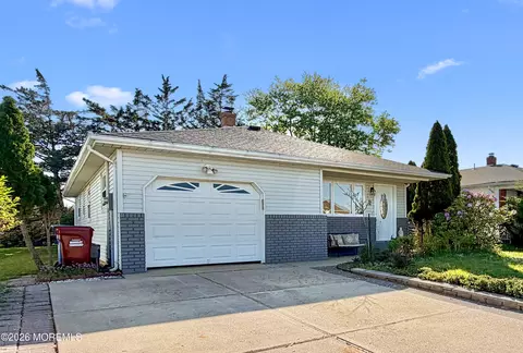 67 Castle Harbor Dr, Toms River, NJ 08757
