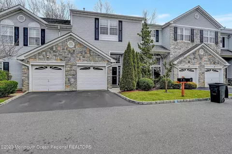 7 Harbor Bay Cir, Laurence Harbor, NJ 08879
