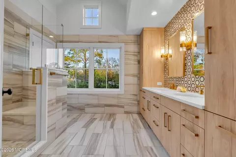 Bath - 181 Rumson Rd, Rumson, NJ 07760 photo 2 of 8