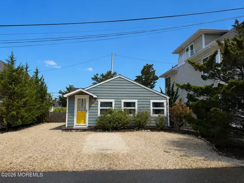 23 Sand Dune Ln, Lavallette, NJ 08735