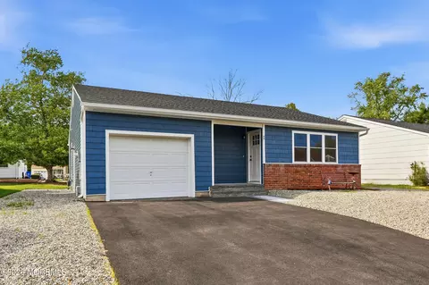 80 Westbrook Dr, Toms River, NJ 08757