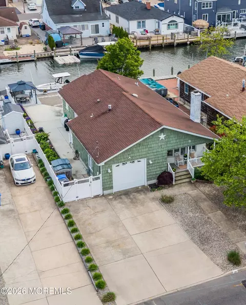 29 Green Island Rd, Toms River, NJ 08753
