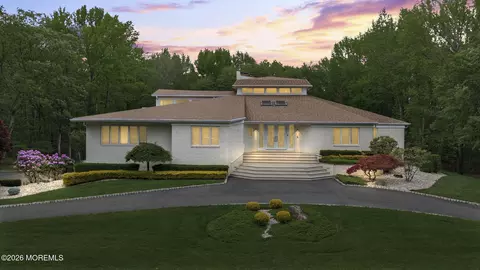 44 Nikki Ct, Morganville, NJ 07751