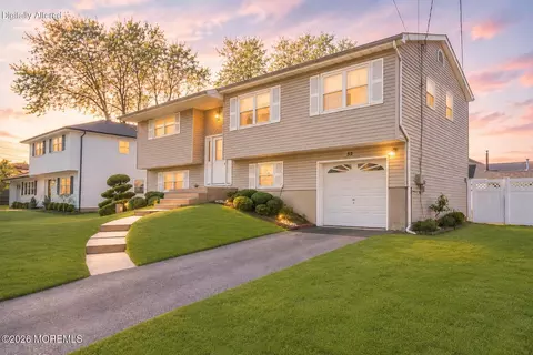 52 Cresci Blvd, Hazlet, NJ 07730