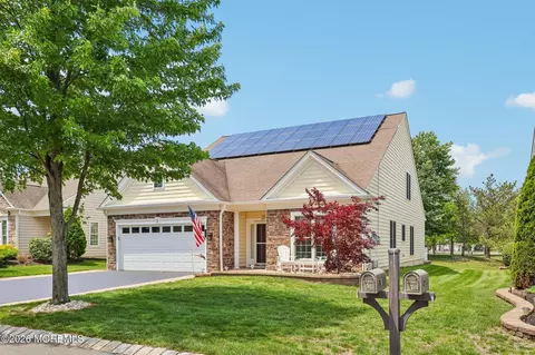 5 Montrose Ln, Manchester, NJ 08759