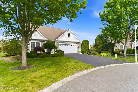9 Nottingham Ln, Manchester, NJ 08759