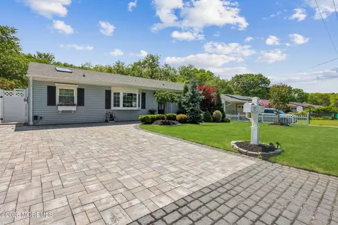 24 Brandeis Rd, Old Bridge, NJ 08857