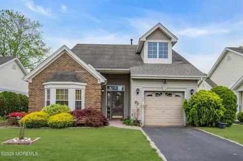 172 Sylvan Lake Blvd, Bayville, NJ 08721