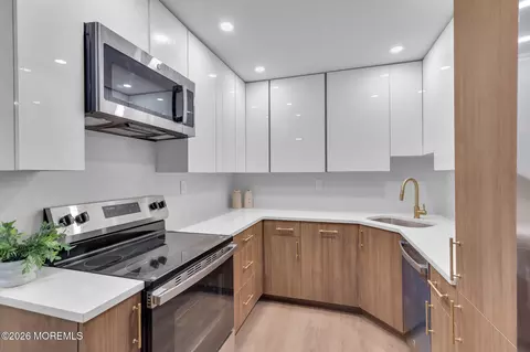 842 Inverness Ct # E, Lakewood, NJ 08701