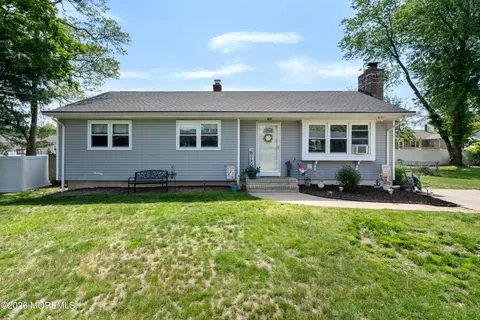 837 Cable Ave, Beachwood, NJ 08722
