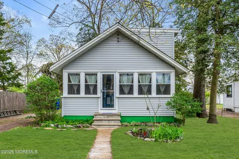 109 Martin Rd, Toms River, NJ 08753