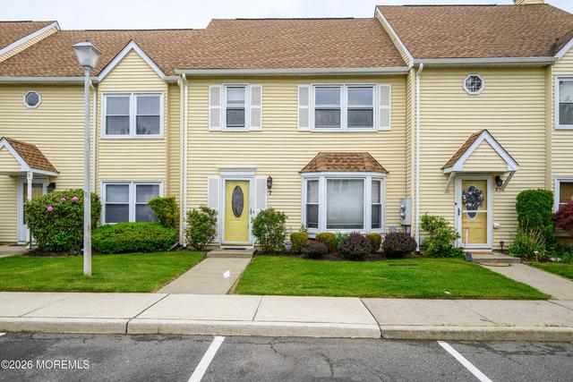 7 Heritage Ter #7, Jackson, NJ 08527