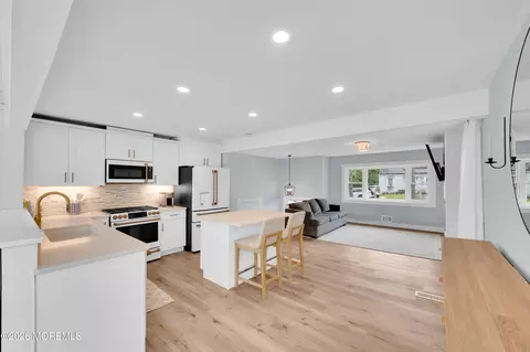 560 Smith Dr, Point Pleasant, NJ 08742
