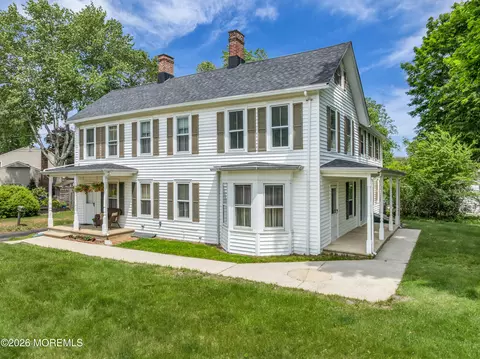 43 Devonshire Ct, Middletown, NJ 07748