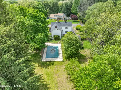 Exterior - 43 Devonshire Ct, Middletown, NJ 07748 photo 8 of 10