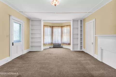Living - 43 Devonshire Ct, Middletown, NJ 07748 photo 1 of 3
