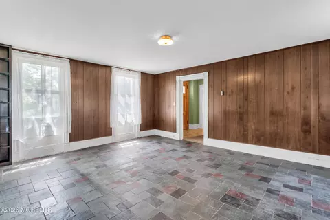 Living - 43 Devonshire Ct, Middletown, NJ 07748 photo 3 of 3