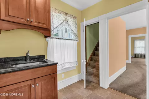 Entry Way - 43 Devonshire Ct, Middletown, NJ 07748 photo 1 of 5