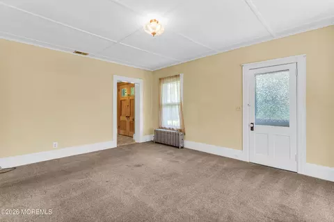 Living - 43 Devonshire Ct, Middletown, NJ 07748 photo 2 of 3