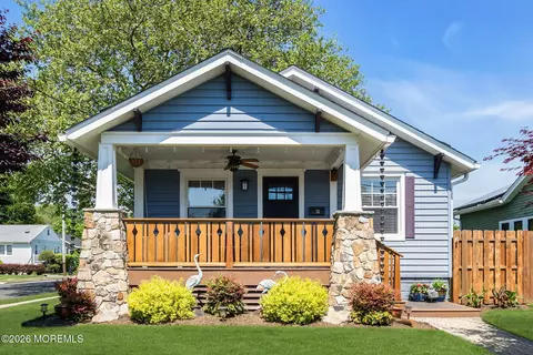 31 Windsor Ct, Neptune City, NJ 07753