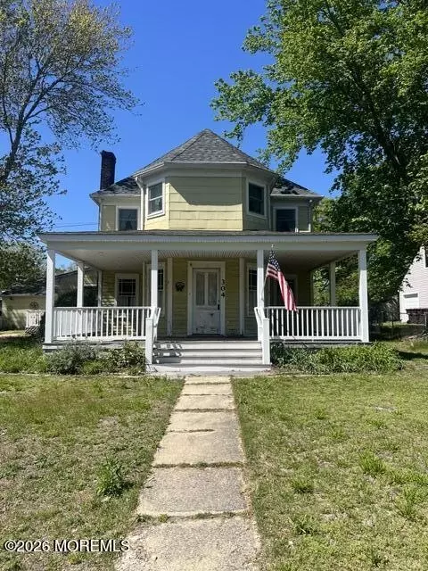 304 Central Blvd, Bayville, NJ 08721