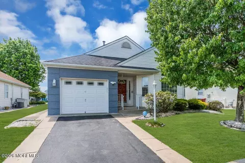 6 Abergele Dr, Toms River, NJ 08757
