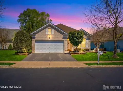 16 Barbaras Way, Jackson, NJ 08527