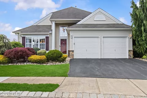 7 Donatello Dr, Manchester, NJ 08759