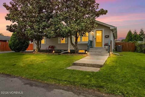 339 Raritan Blvd, Keyport, NJ 07735