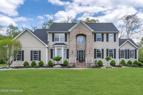51 Manfre Ct, Freehold, NJ 07728