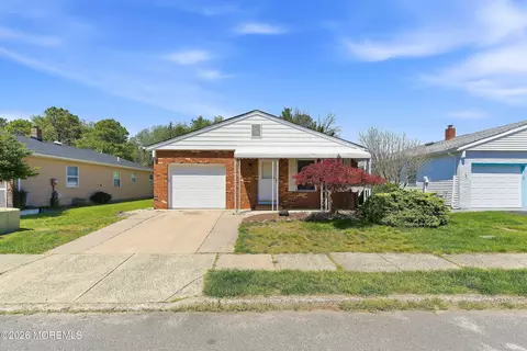 136 Orlando Blvd, Toms River, NJ 08757