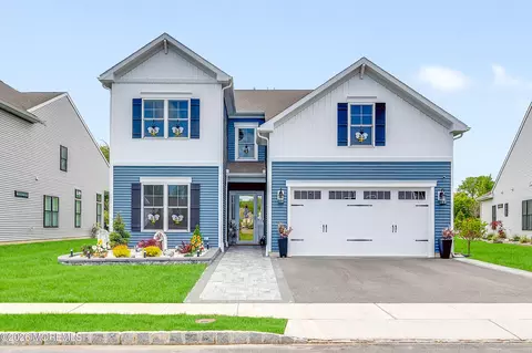 49 Pasture Dr, Farmingdale, NJ 07727