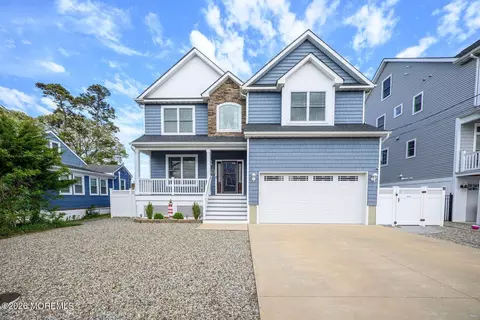 24 Woodhaven Rd, Toms River, NJ 08753
