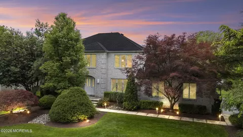 5 Emmons Ct, Marlboro, NJ 07746