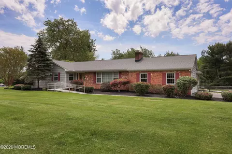 31 Mccampbell Rd, Holmdel, NJ 07733