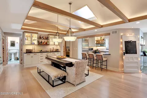 Dining - 651 Oceanview Rd, Brielle, NJ 08730 photo 2 of 6