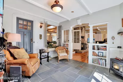 Exterior - 651 Oceanview Rd, Brielle, NJ 08730 photo 2 of 20