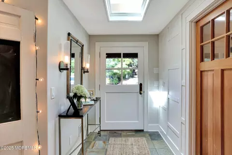 Entry Way - 651 Oceanview Rd, Brielle, NJ 08730 photo 2 of 2