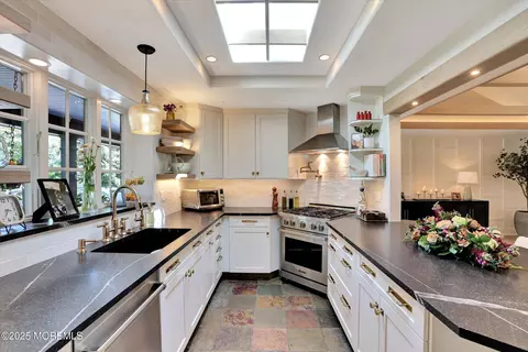 Kitchen - 651 Oceanview Rd, Brielle, NJ 08730 photo 3 of 6