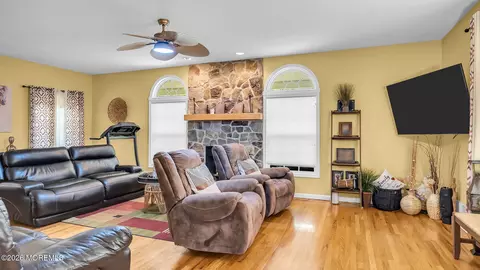 Living - 645 Reed Rd, Jackson, NJ 08527 photo 1 of 2